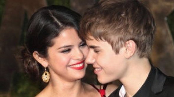 826290_justin-bieber-selena-gomez-oscar2011-oscar11.jpg